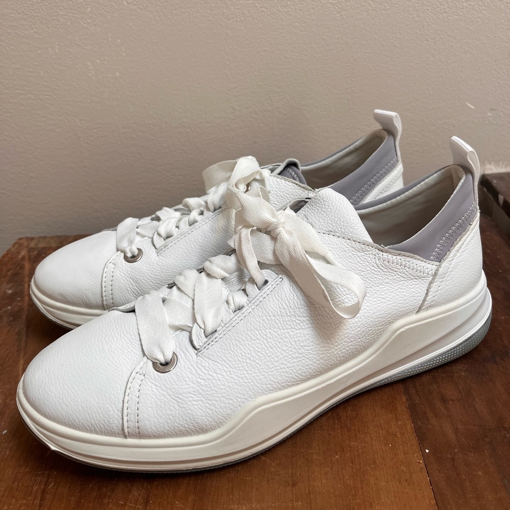 Romika Marla Sneaker in White Leather size 39
